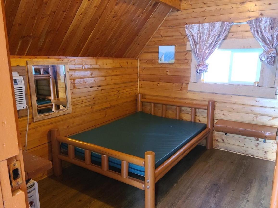 Sicamous Rv & Cabin Resort Malakwa Ngoại thất bức ảnh