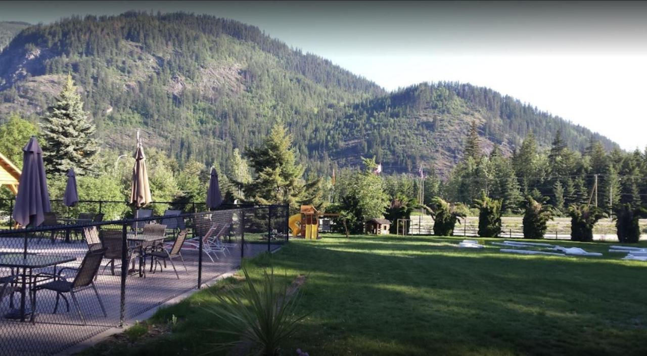 Sicamous Rv & Cabin Resort Malakwa Ngoại thất bức ảnh