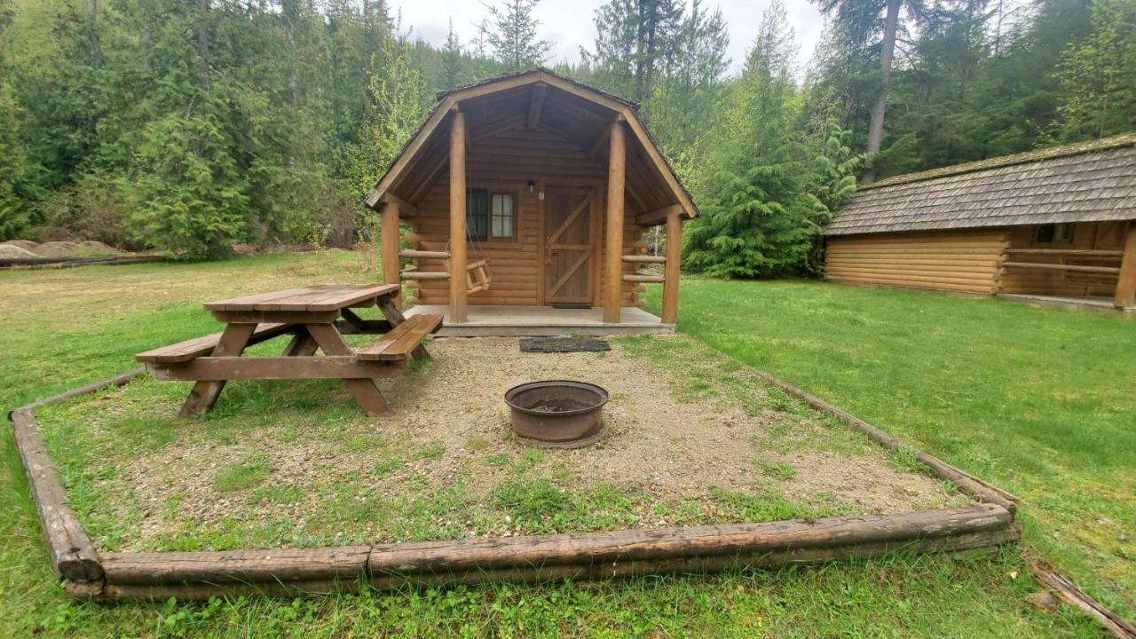 Sicamous Rv & Cabin Resort Malakwa Ngoại thất bức ảnh